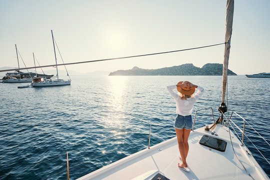 5 Luxury Travel Destinations to Explore in a Hunton Yacht